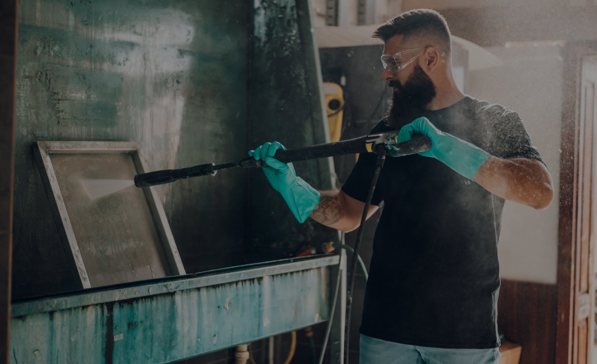 ¿Por qué hacer limpieza profunda en tu taller? - TOOL Ferreterías